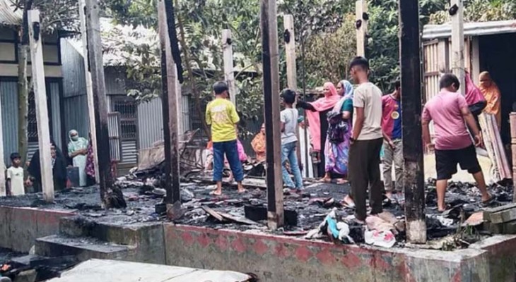 তিন সন্তানকে বাঁচালেও আগুনে পুড়ে মারা গেছেন বাবা-মা
